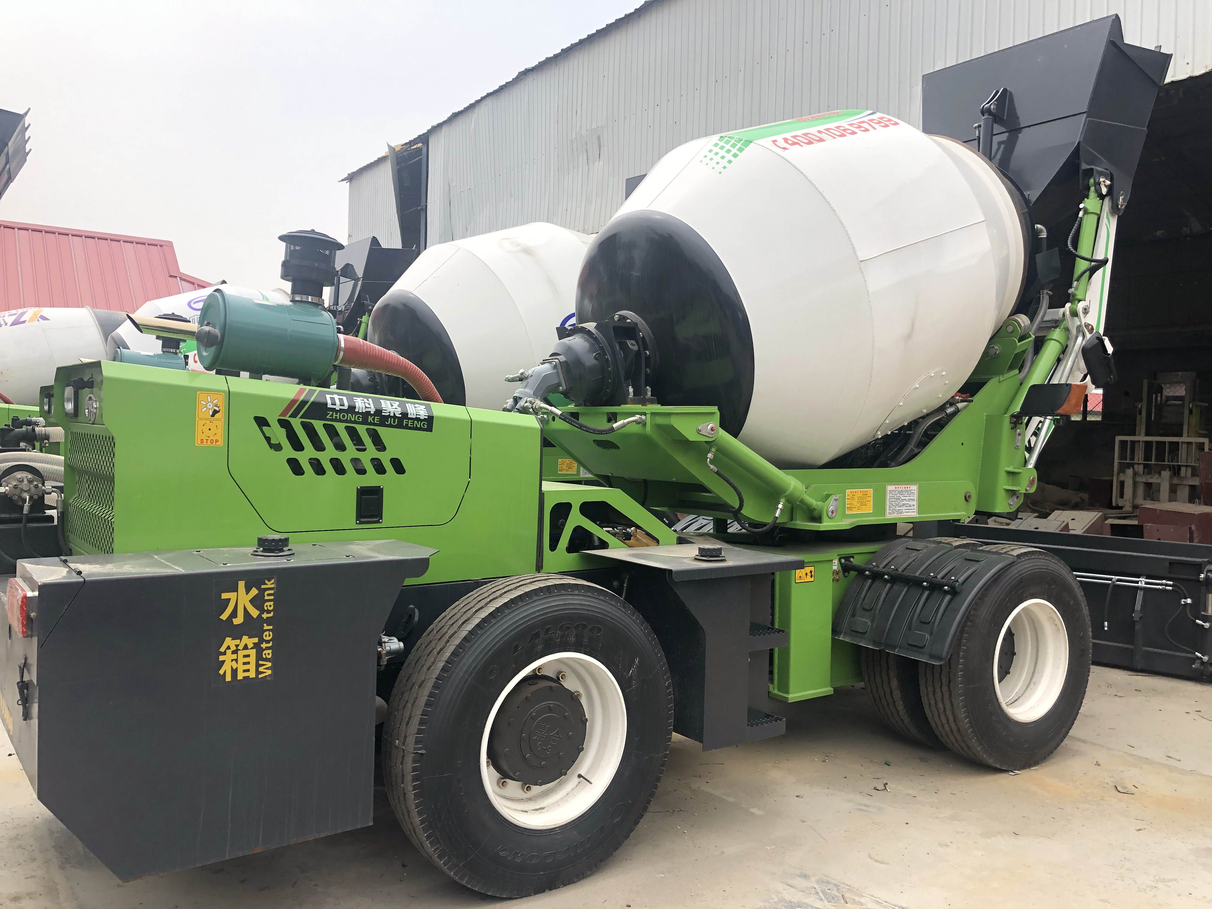 混凝土自上料攪拌車(chē)廠(chǎng)家